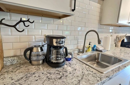 Eureka Springs Apartment | Hot Tub, Fire Pit, Pet Friendly, 1/2 mile to lake