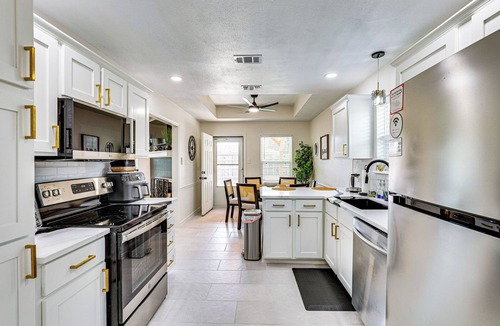 Wake Village House | Hot Tub & Fire Pit: Home Near Downtown Texarkana
