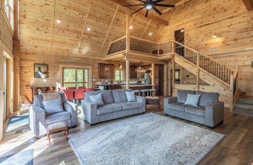 Qualla Cabin | Hot Tub - Fire Pit - WIFI