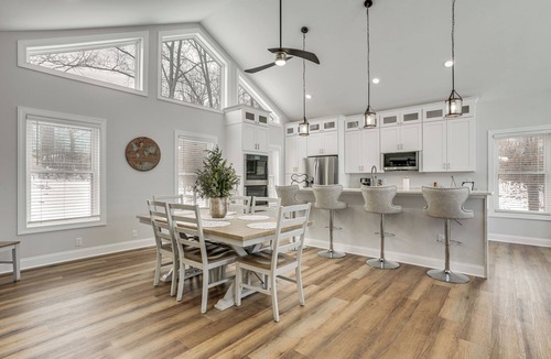 Louisa House | Hot Tub + Fire Pits: Waterfront Lake Anna Escape!