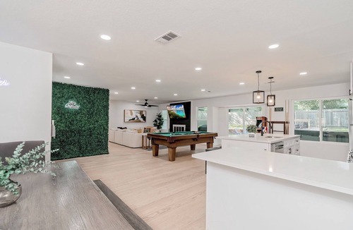 University Hills House | Hot Tub, Firepit & Giant Chess at Austin Hideaway