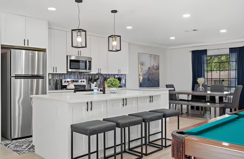 University Hills House | Hot Tub, Firepit & Giant Chess at Austin Hideaway