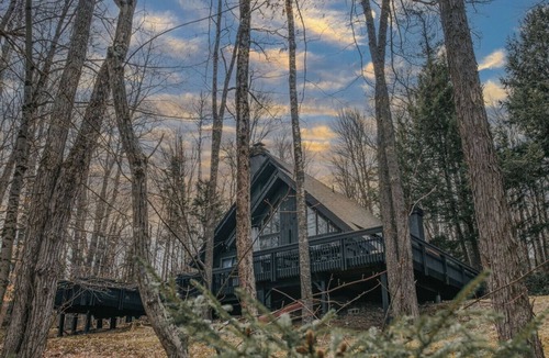 Plymouth Cabin | Hot Tub|Firepit|Pets|Near Hiking, Lake & Okemo