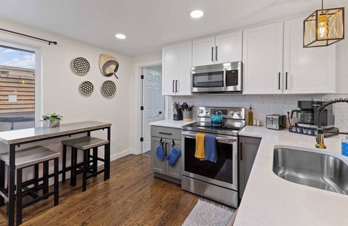 Lakewood House | Hot Tub, Firepit, Putt Putt, Family Friendly!