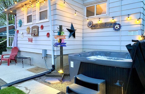 Lebanon House | Hot Tub & Firepit Unique Retreat 25 Mins To Hershey