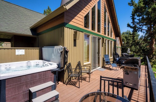 Redmond Cabin | Hot Tub, full resort access, Golf!