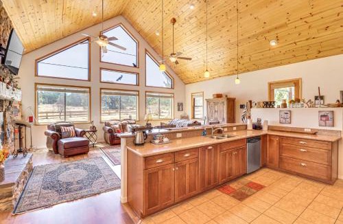 Show Low House | Hot Tub + Game Room! 30-Acre Vernon Retreat