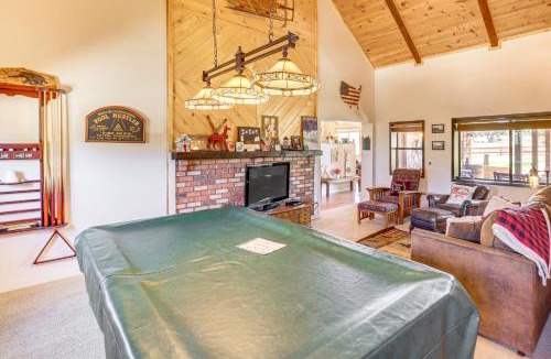 Show Low House | Hot Tub + Game Room! 30-Acre Vernon Retreat