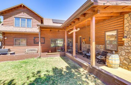 Show Low House | Hot Tub + Game Room! 30-Acre Vernon Retreat