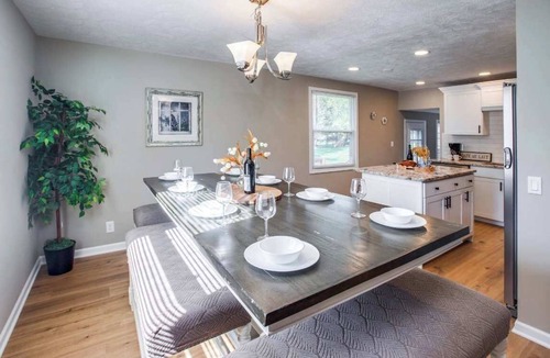 Rochester House | Hot Tub + Game Room | 5BR Retreat | Sleeps 16+