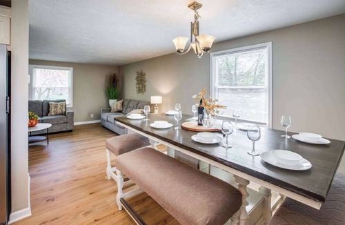 Rochester House | Hot Tub + Game Room | 5BR Retreat | Sleeps 16+