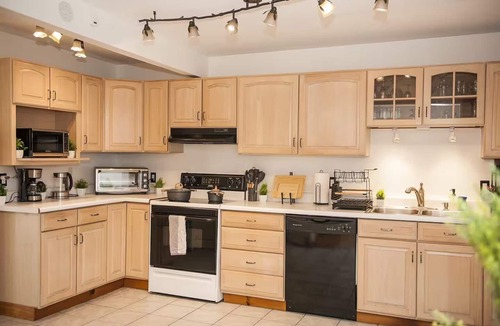 Town of Conesville House | Hot Tub + Game Room + Fire Pit | Black Creek Lodge