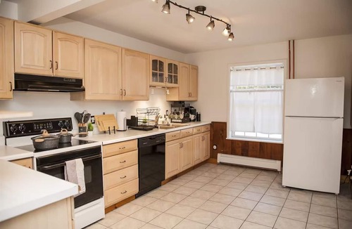 Town of Conesville House | Hot Tub + Game Room + Fire Pit | Black Creek Lodge