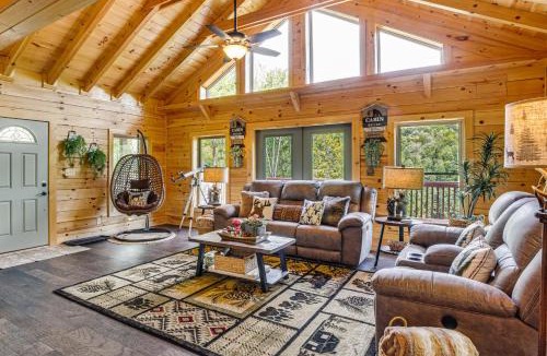 Elk Park House | Hot Tub & Game Room: Lakefront Cabin in Elk Park!