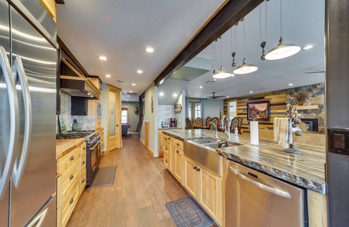 Afton House | Hot Tub, Game Room & More! Lakefront Home in Afton