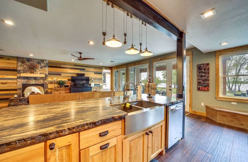 Afton House | Hot Tub, Game Room & More! Lakefront Home in Afton