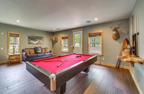 Afton House | Hot Tub, Game Room & More! Lakefront Home in Afton