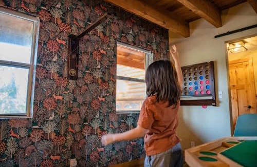 Big Bear City Ski Chalet | Hot Tub-Game Room-Nintendo Switch-BBQ