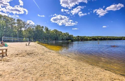 Gouldsboro House | Hot Tub, Game Room! Poconos Home 22 Mi to Slopes