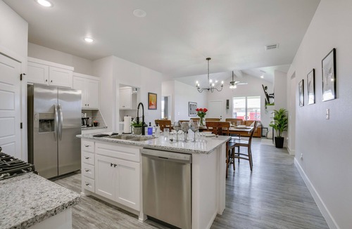 Lubbock Cottage | Hot Tub & Game Room: 'raider Resort' in Lubbock