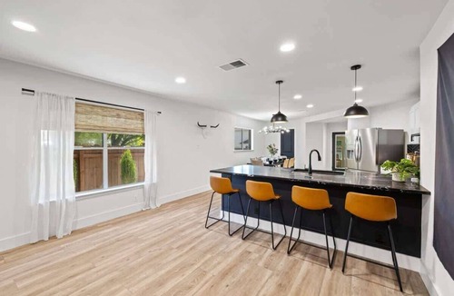 Cedar Park House | Hot Tub | Game Room | Sleeps 10 & Pets