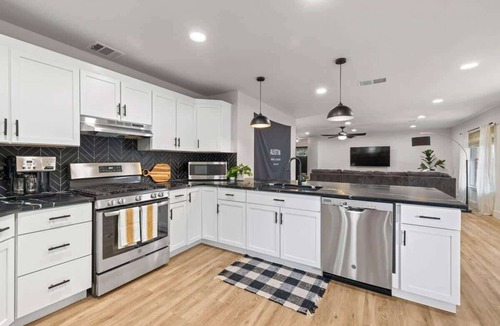 Cedar Park House | Hot Tub | Game Room | Sleeps 10 & Pets