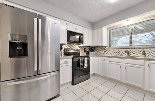 North Richland Hills House | Hot Tub, Game Room, Swimming Pool, King Bed!
