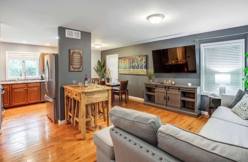 Gates-North Gates House | 😎Hot Tub + Game Room 😎 w/King Beds by Dwnt/UofR