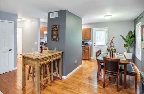 Gates-North Gates House | 😎Hot Tub + Game Room 😎 w/King Beds by Dwnt/UofR