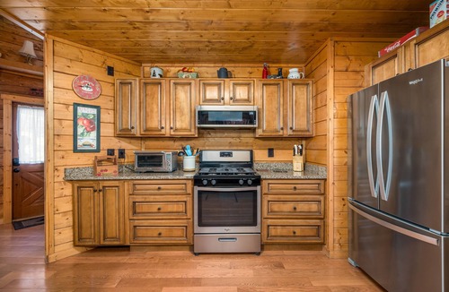 Ellijay Cabin | Hot Tub, Game Room - Your Perfect Getaway!