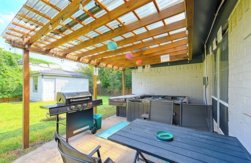 Burleson House | Hot Tub, Gameroom,17 min to Dickies Arena, FirePit!