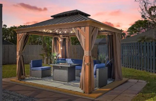Villas House | Hot tub, Gazebo, Firepit Table Getaway Oasis House!