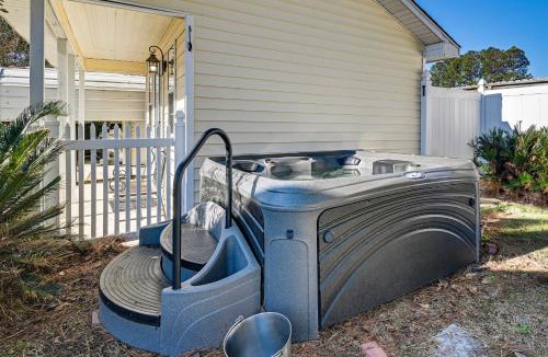 Conway House | Hot Tub + Gazebo: Group Getaway Near Dtwn Conway!