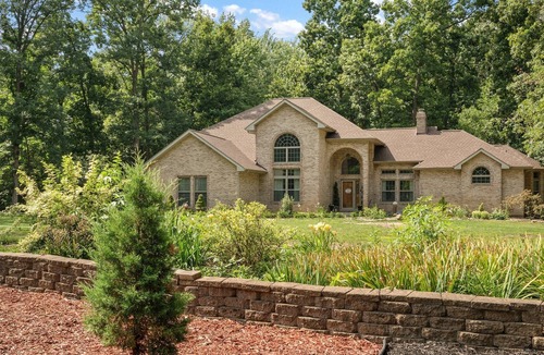 Boone Grove Apartment | Hot Tub/ Gazebo/ Patio, Deck in Woodland