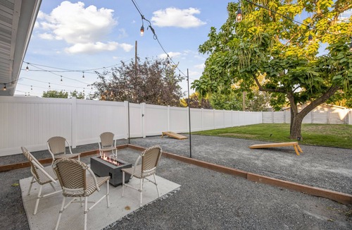 South Jordan House | Hot Tub Hideaway