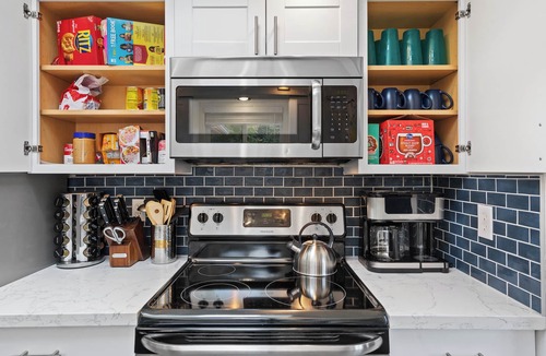 Vancouver House | Hot Tub Home