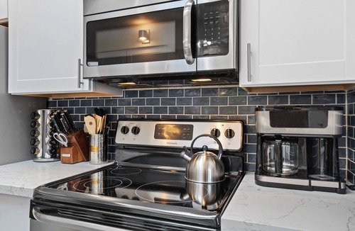 Vancouver House | Hot Tub Home