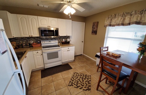 Santo Domingo House | Hot Tub House Escape – 3BR in The Villages at Special Rates