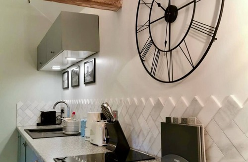 Abergavenny House | Hot Tub in The Stables