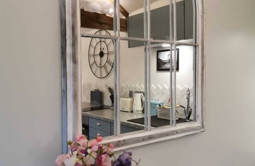 Abergavenny House | Hot Tub in The Stables