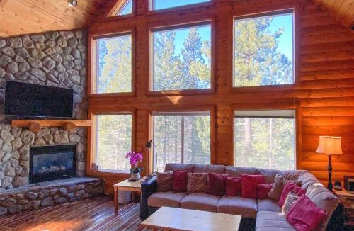 Country Club Estates House | Hot Tub, Indoor Pool! Home 8 Mi to Heavenly Skiing