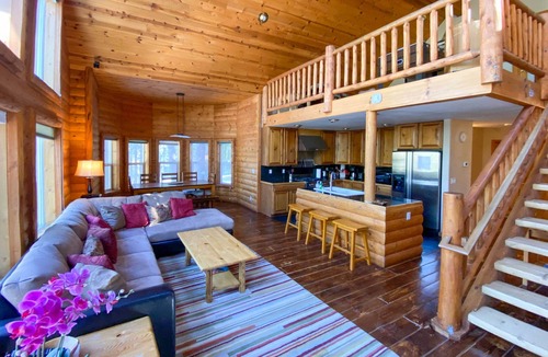 Country Club Estates House | Hot Tub, Indoor Pool! Home 8 Mi to Heavenly Skiing