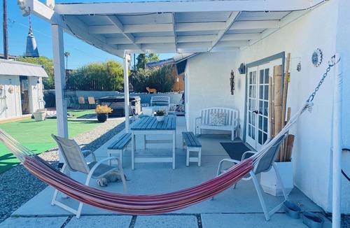 Desert Hot Springs House | Hot tub jacuzzi,splash water,mini golf,mounting view and popular for hiking area