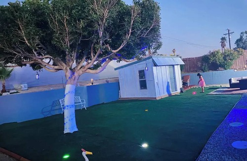 Desert Hot Springs House | Hot tub jacuzzi,splash water,mini golf,mounting view and popular for hiking area