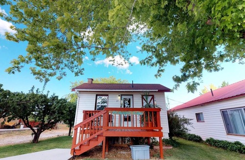 Blanding Cottage | Hot Tub, Kokopelli Kabyn, Cute and Cozy!