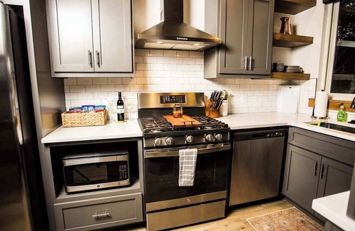 Eureka Springs House | Hot Tub, Lake Access, Kayaks/boards, Firepit