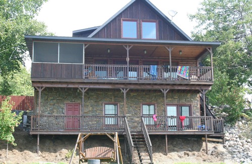 Puposky House | Hot Tub-Lake Front-Resort Amenities FREE/Pool
