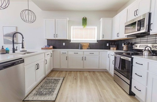 Kimberling City House | Hot Tub, Lake & Mtn Views, King Beds, Bunk Room