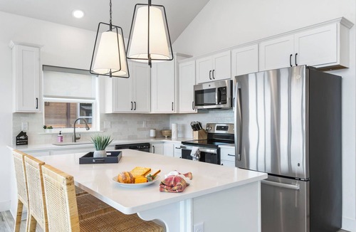 Kimberling City House | Hot Tub, Lake Views, Shared Pools & Free Tickets at Feels Like Summer