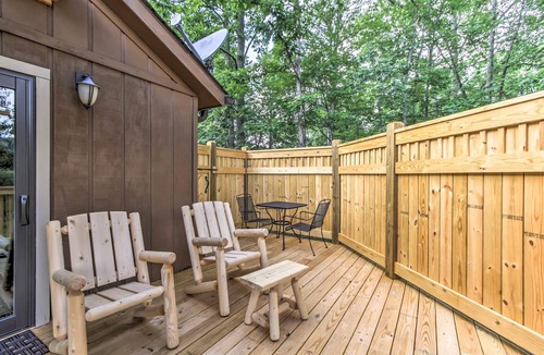 Sevierville Cabin | Hot Tub & Loft: Mountain-View Sevierville Cabin